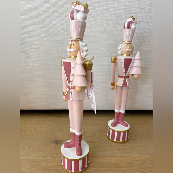 Pink Nutcracker - Picture 2 of 4